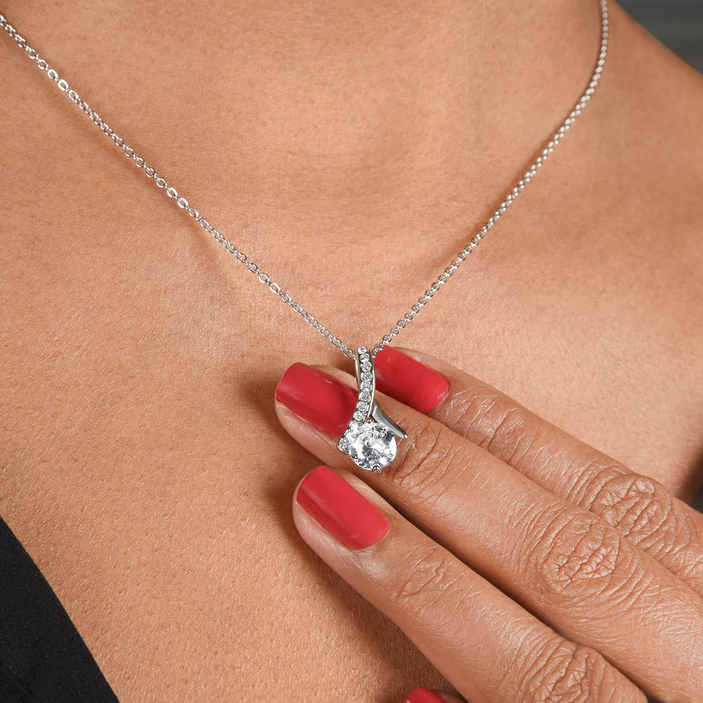 Alluring Beauty Necklacee – Gift Her Timeless Elegance