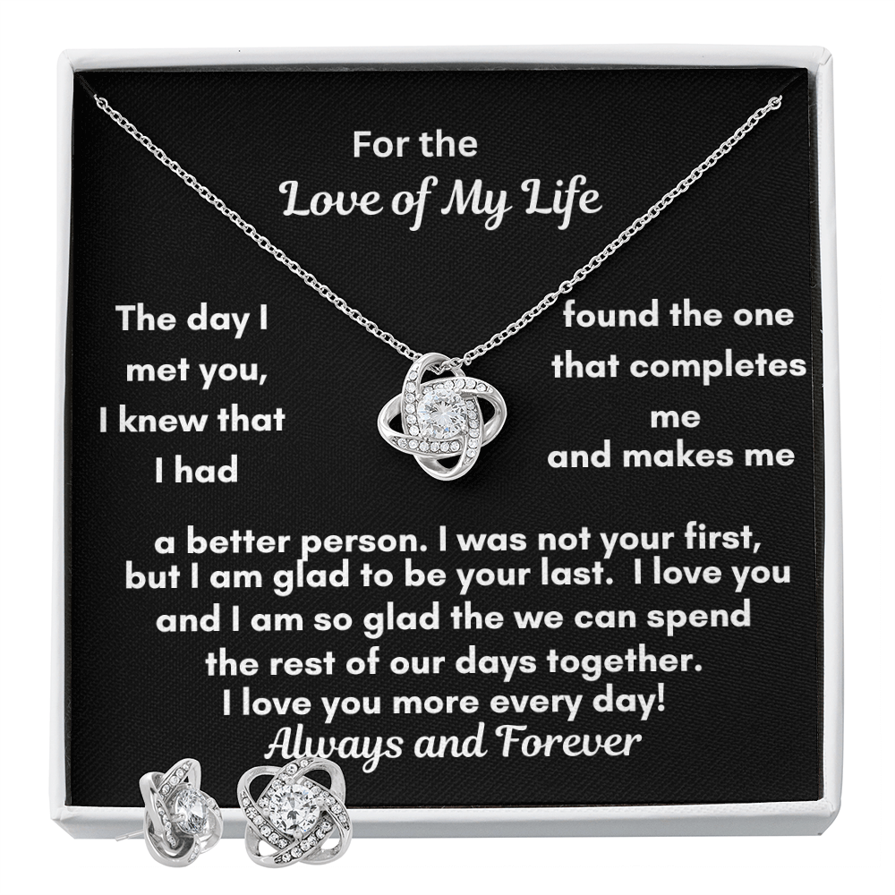 The love Knot Necklace and Earring Set