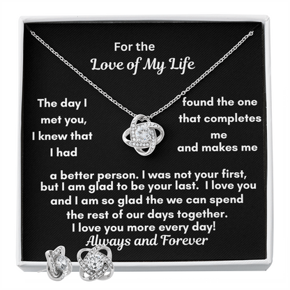 The love Knot Necklace and Earring Set