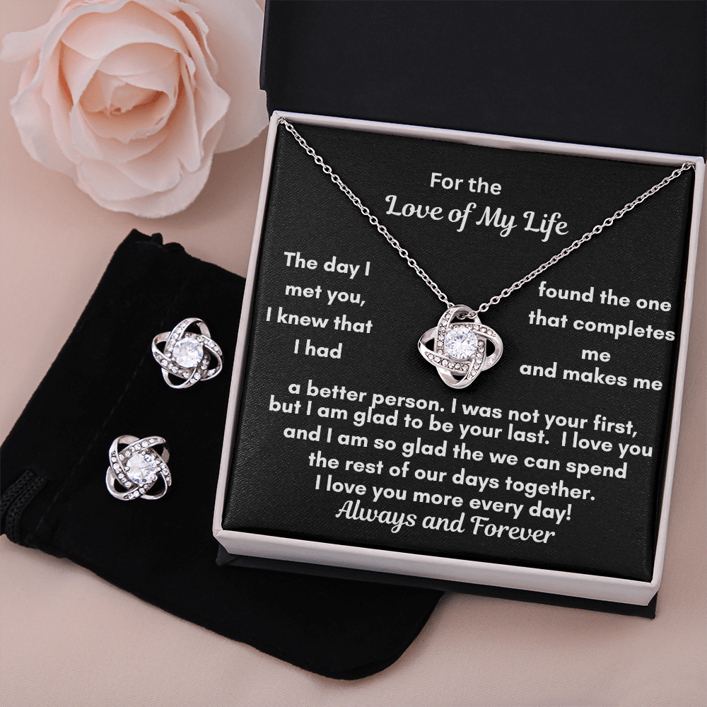 The love Knot Necklace and Earring Set