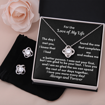 The love Knot Necklace and Earring Set