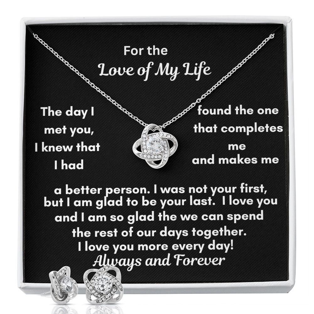 The love Knot Necklace and Earring Set