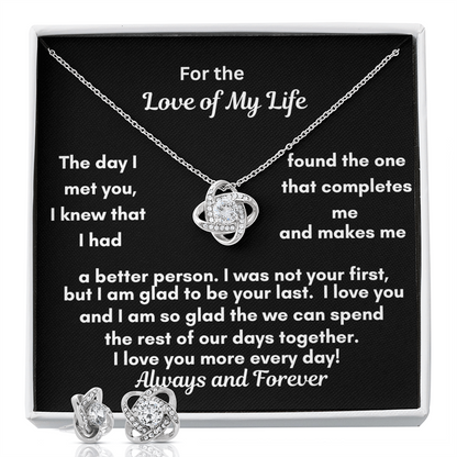 The love Knot Necklace and Earring Set