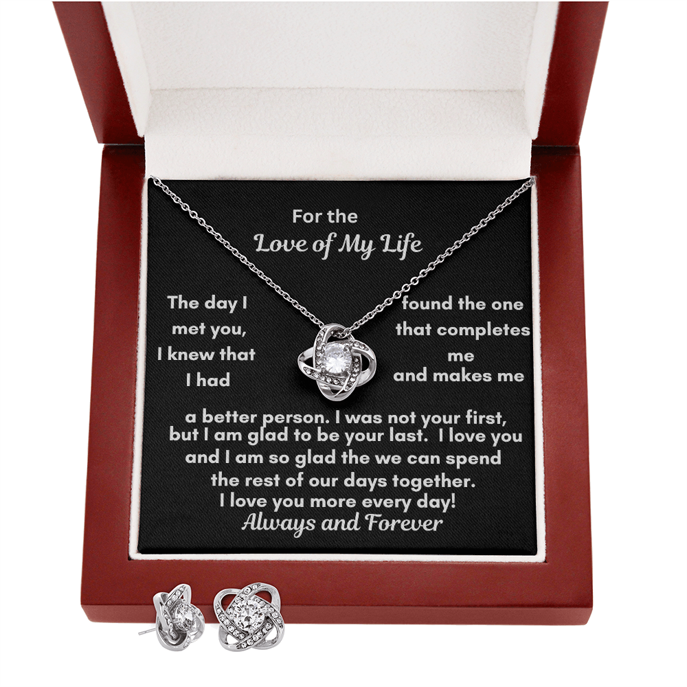 The love Knot Necklace and Earring Set