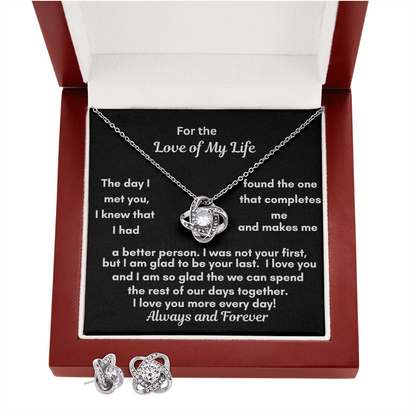 The love Knot Necklace and Earring Set