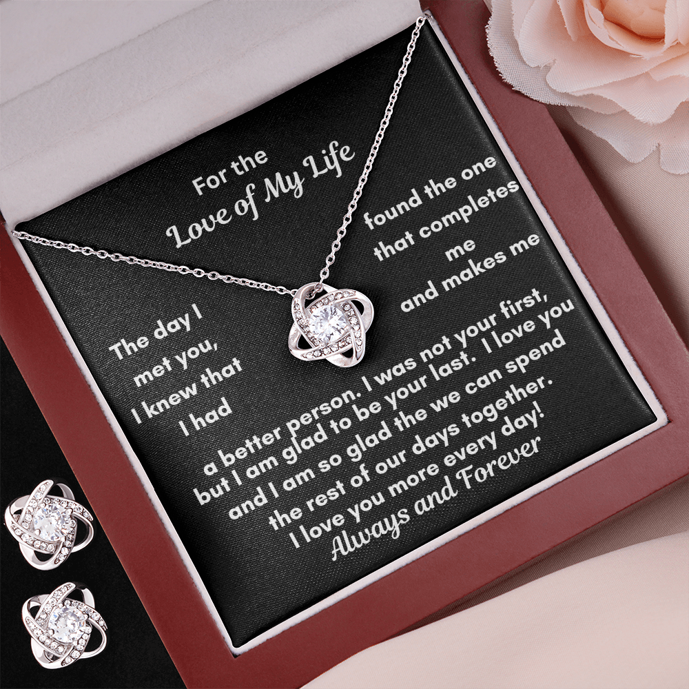 The love Knot Necklace and Earring Set