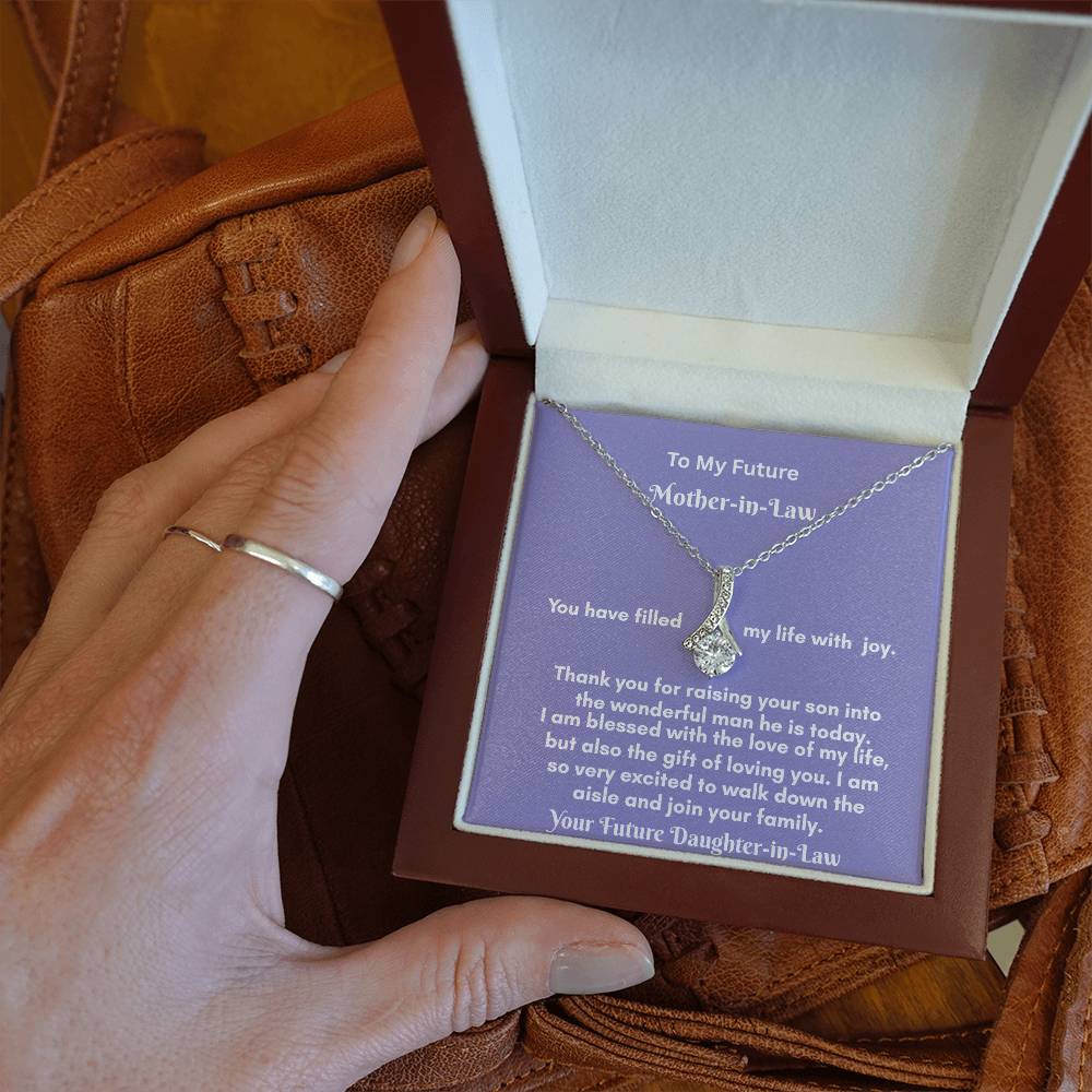 Alluring Beauty Necklace