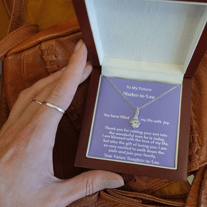 Elegant Alluring Beauty Necklace - The Perfect Gift for Her
