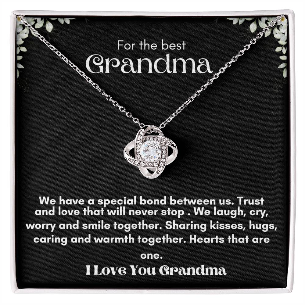 Love Knot Necklace for Grandma – A Timeless Gift to Celebrate Your Bond