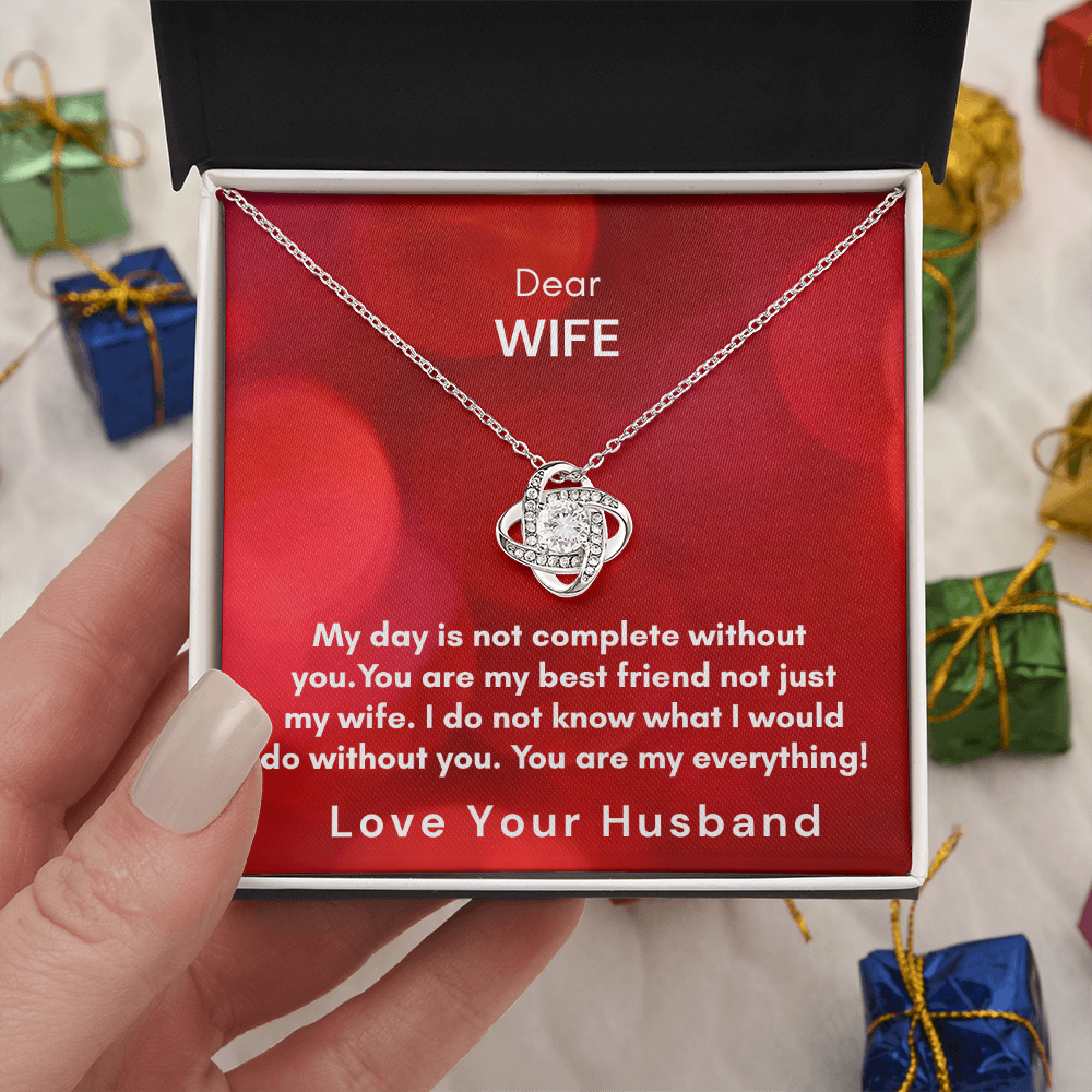 The Love Knot Necklace