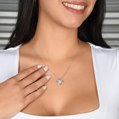 Timeless Love Knot Necklace for Mom – A Heartfelt Gift that Celebrates Your Bond
