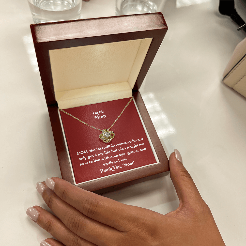 Timeless Love Knot Necklace for Mom – A Heartfelt Gift that Celebrates Your Bond
