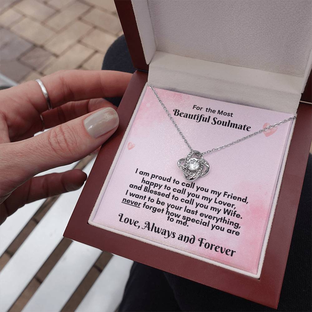 Heartfelt Love Knot Necklace Gift - Celebrate Your Unbreakable Bond