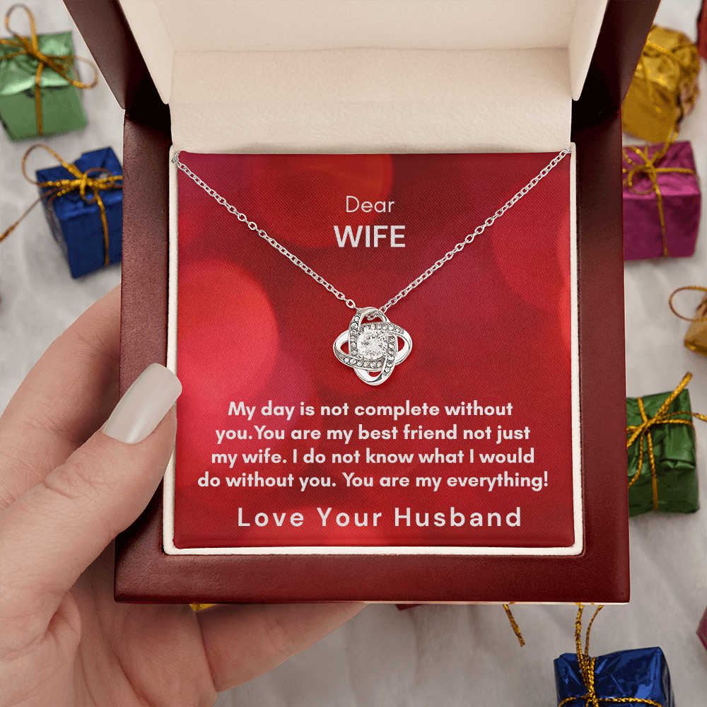 The Love Knot Necklace