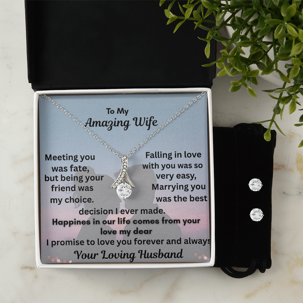 Alluring Beauty and Necklace Set