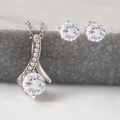Elegant Necklace and Earring Set - Dazzle Her with Luxury and Charm