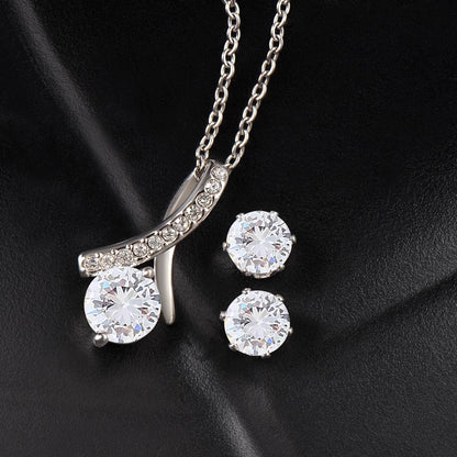 Alluring Beauty and Necklace Set