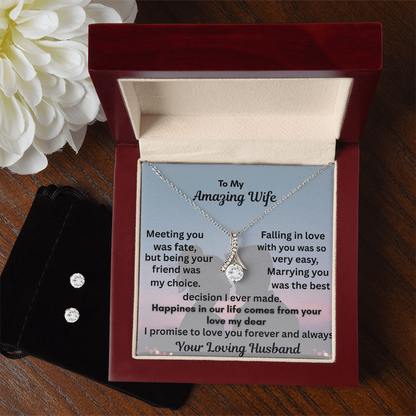 Alluring Beauty and Necklace Set