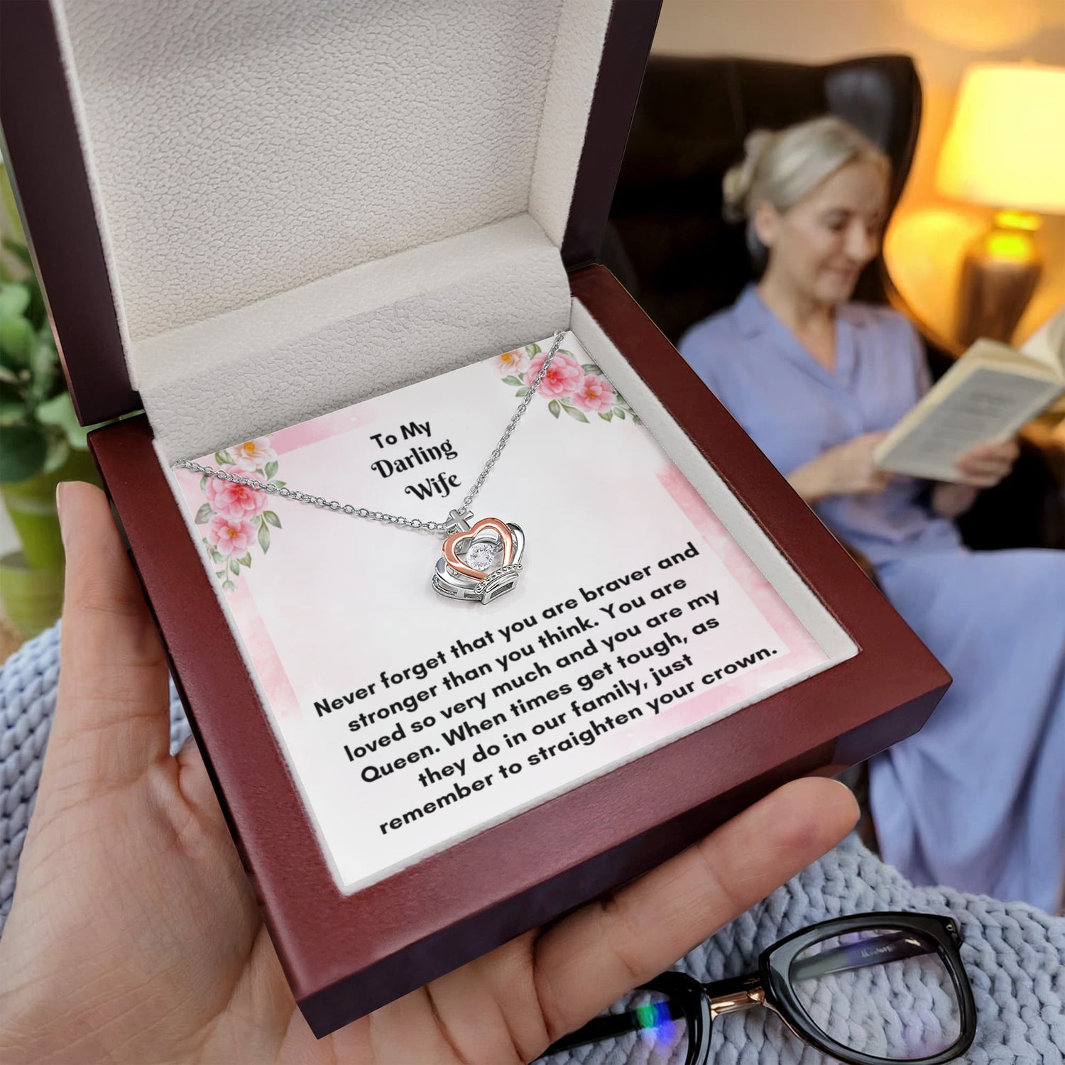 Elegant Crown Pendant Necklace - A Dazzling Gift of Royalty